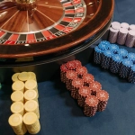 Традиционное колесо рулетки в классическом казино